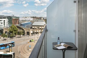 Habitación superior con 2 camas individuales | Balcón