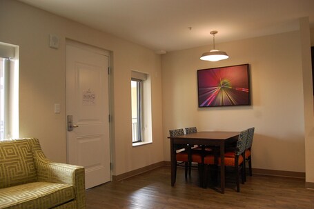 Vacation Lodge - Image 25