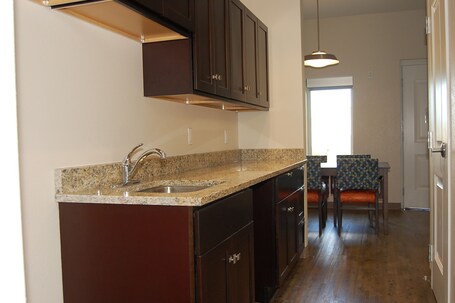 Vacation Lodge - Image 34
