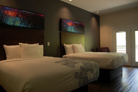 Vacation Lodge - Image 2