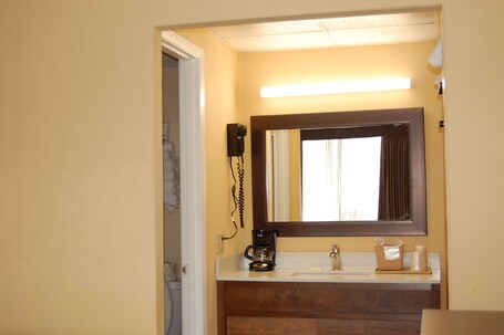 Vacation Lodge - Image 15