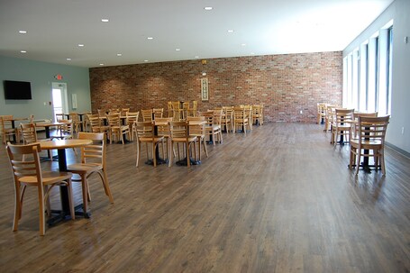 Vacation Lodge - Image 37