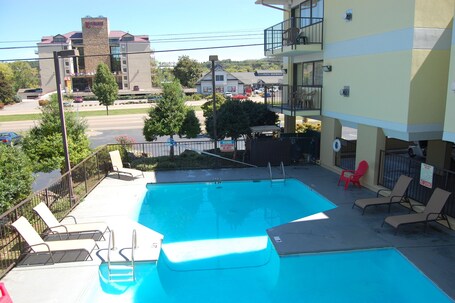 Vacation Lodge - Image 8