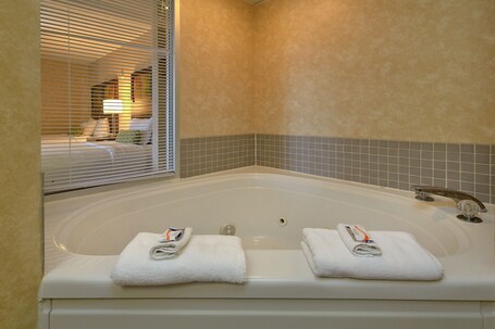 Vacation Lodge - Image 17
