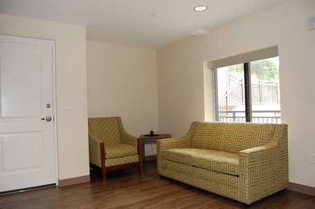 Vacation Lodge - Image 11