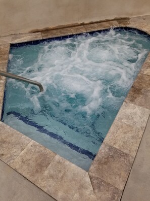 Bañera de hidromasaje interior