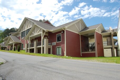 Vacation Lodge - Image 87
