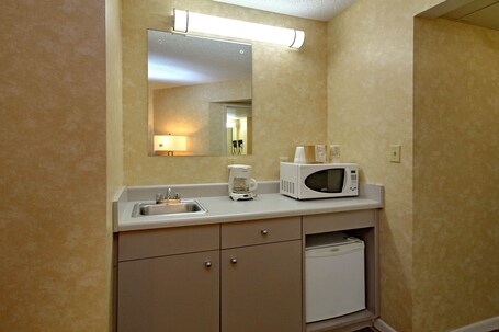Vacation Lodge - Image 14