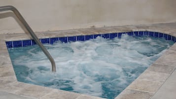 室內 Spa 池