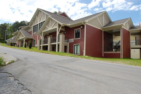 Vacation Lodge - Image 103