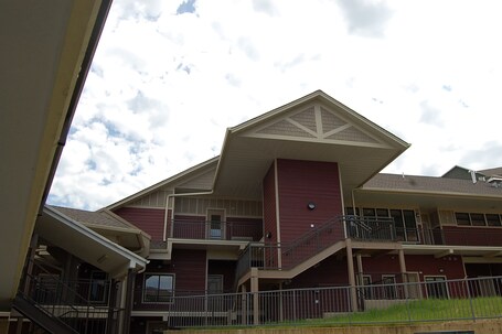 Vacation Lodge - Image 111