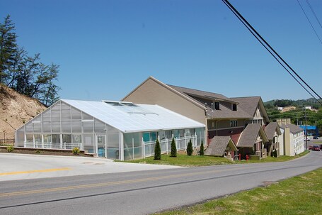 Vacation Lodge - Image 45