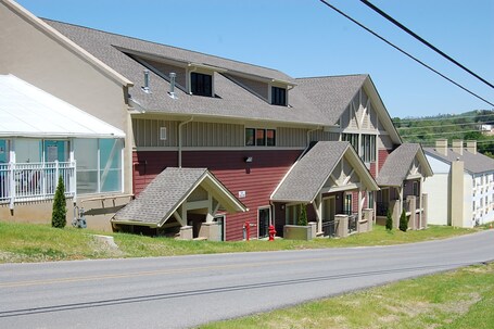 Vacation Lodge - Image 44