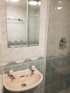 Bathroom - Normandie Hotel (London)