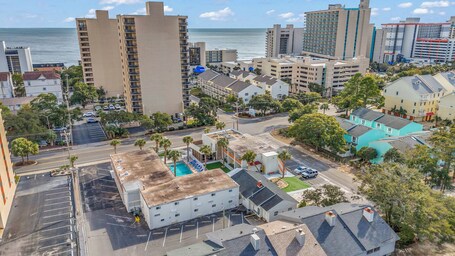 Holiday Shores - Image 2