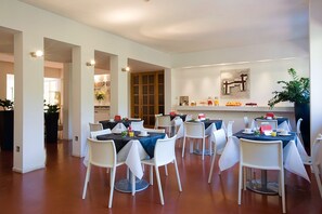 Dinner served, pizza - La Selva Hotel (Calenzano)