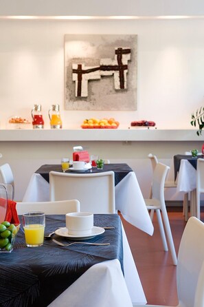 Petit déjeuner compris