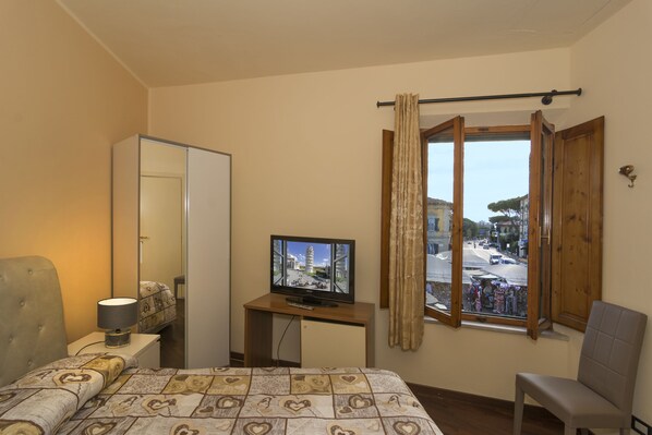 Superior Double Room | Desk, laptop workspace, free WiFi, bed sheets