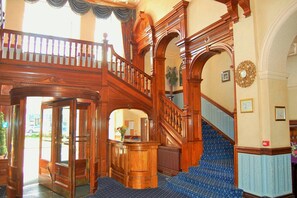 Interior entrance - Hotel Victoria (Newquay)