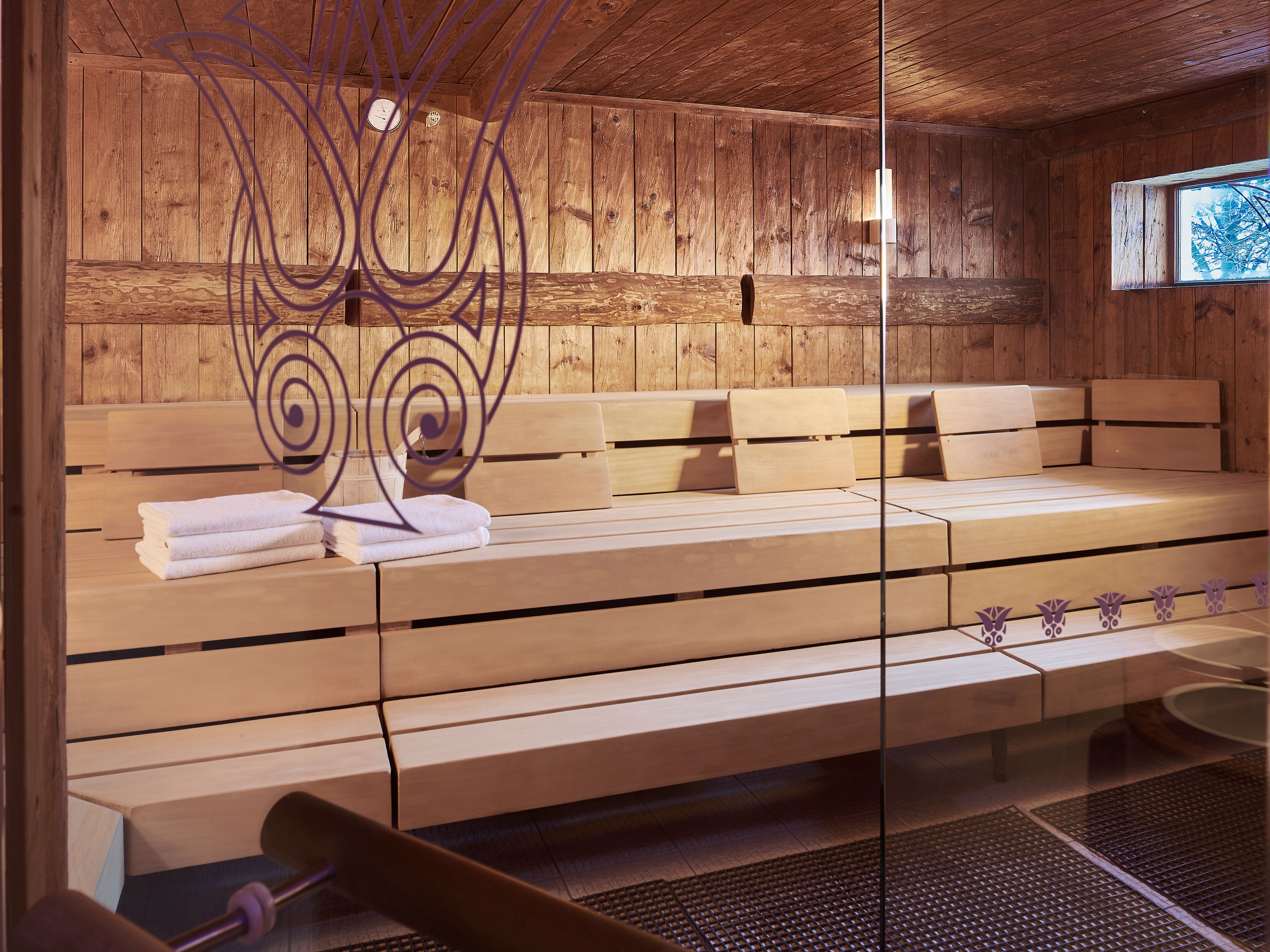 couples treatment room(s), sauna, hot tub, steam room, body treatments