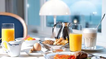 Desayuno buffet todos los días (con cargo)