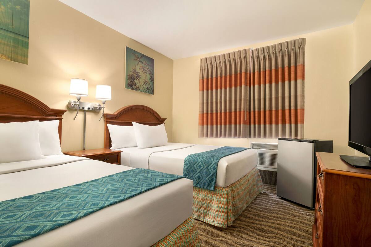 In-room safe, blackout curtains, free WiFi, bed sheets
