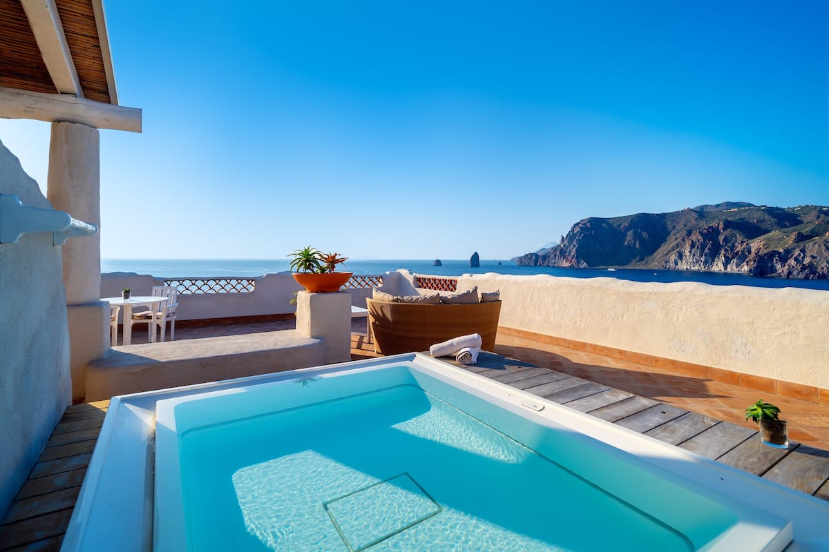 Superior tweepersoonskamer, hot tub, uitzicht op zee | Spa | Een Turks bad/hammam, lichaamsbehandelingen, aromatherapie