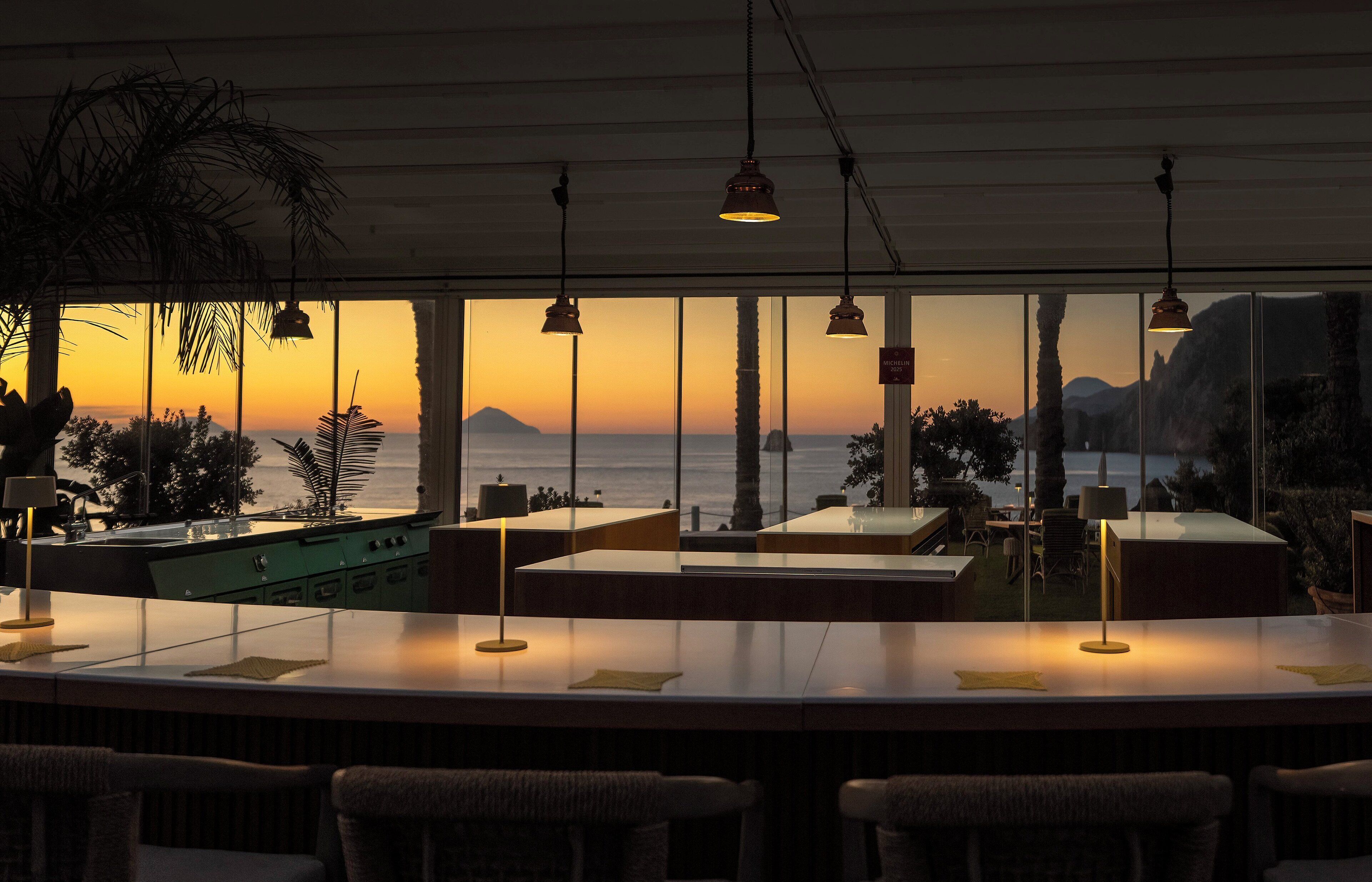 Breakfast and lunch served