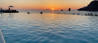 Therasia Resort Sea & Spa - The Leading Hotels of the World