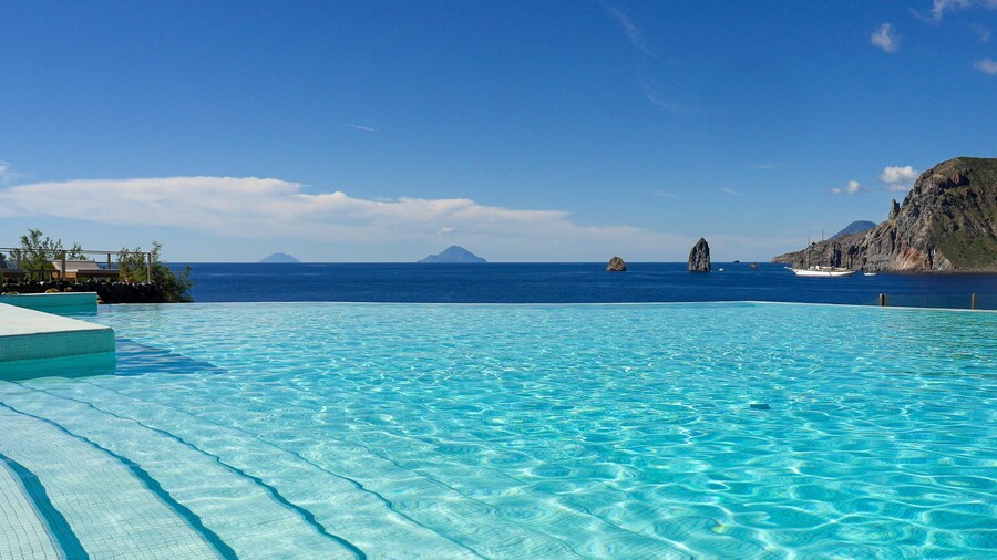 Therasia Resort Sea & Spa - The Leading Hotels of the World