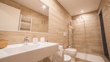 Standard Double Room | Bathroom | Shower, free toiletries, hair dryer, bathrobes