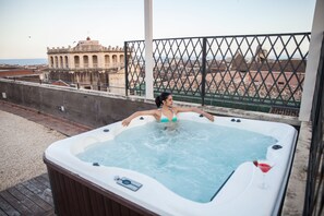 Camera Exclusive, idromassaggio | Terrazza/patio