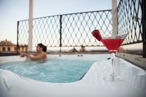 Outdoor spa tub - Hotel Royal (Catania)