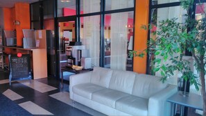 Lobby sitting area - System - Hotel Krakow (Krakow)