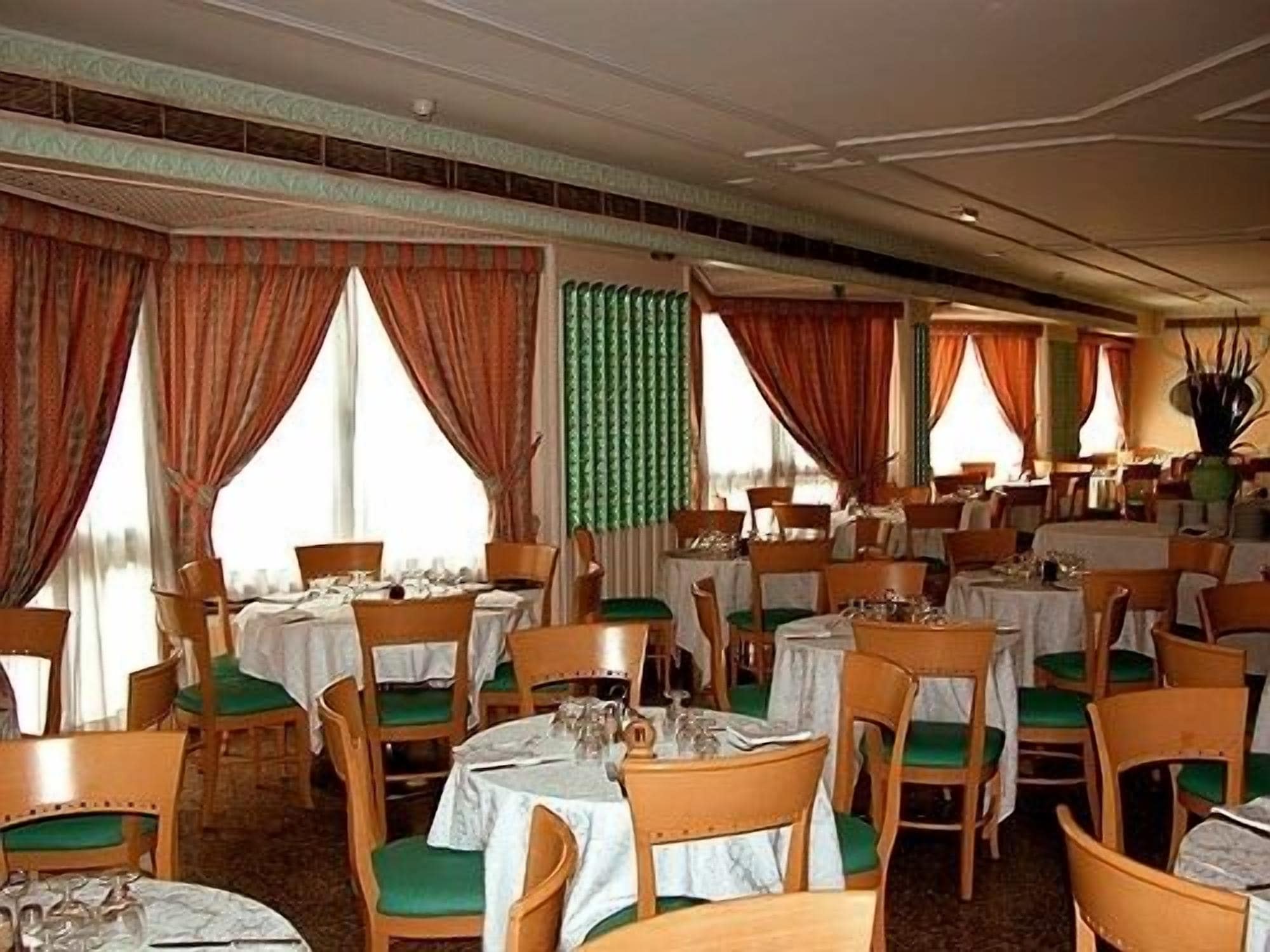 Tägliches inbegriffenes Frühstücksbuffet
