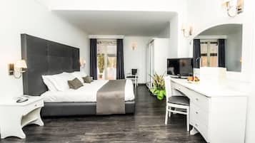 1 chambre, minibar, coffres-forts dans les chambres, bureau
