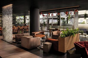 Con servicio de desayunos, comidas y cenas 