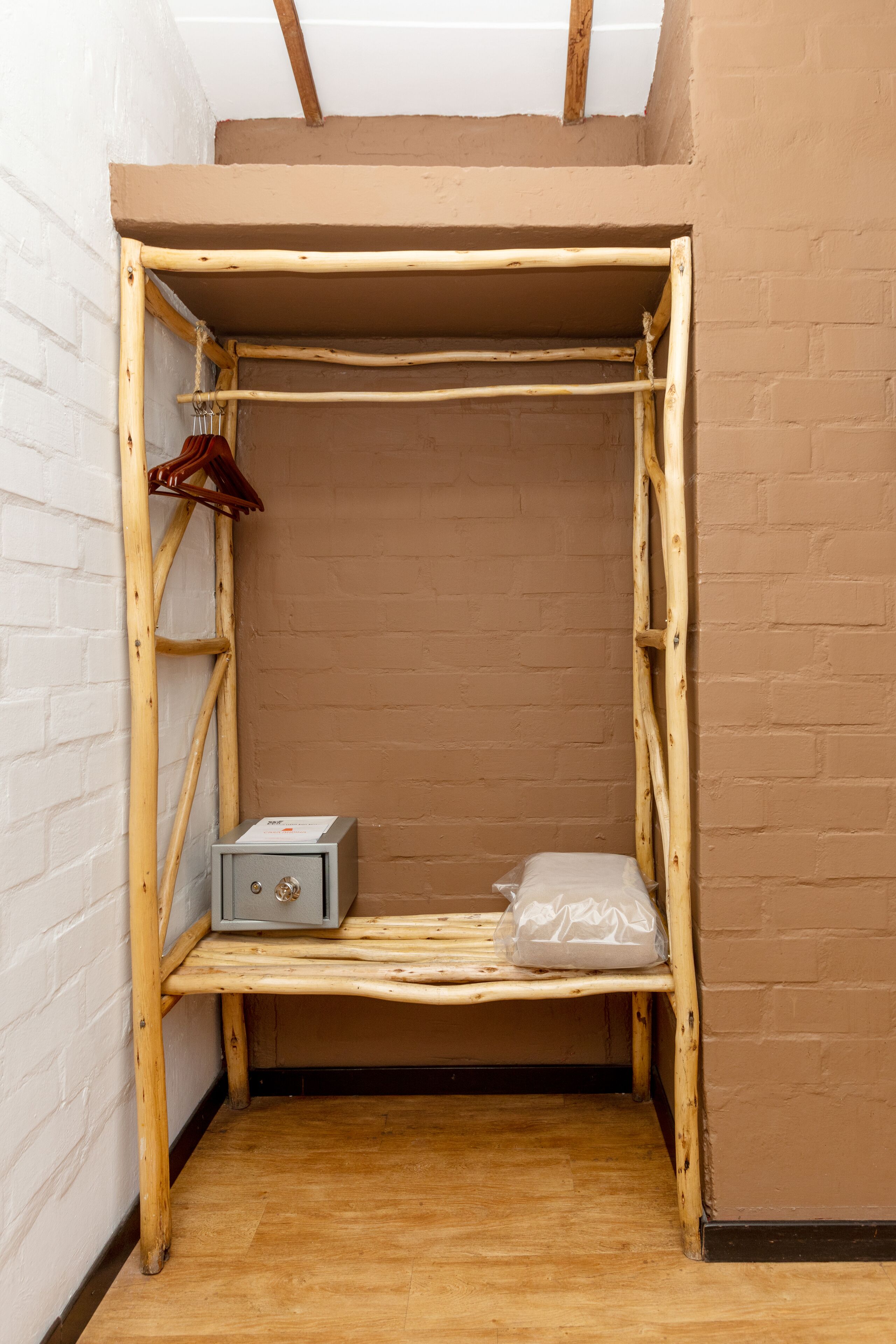 traditional room, 1 queen bed | 1 bedroom, in-room safe, bed sheets