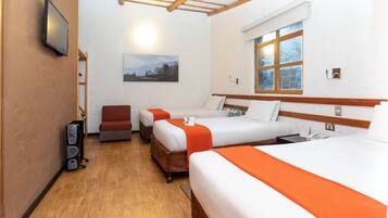 Chambre Tradition, 3 lits une place | Coffres-forts dans les chambres, Wi-Fi gratuit, draps fournis