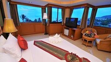 Suite, Sea View | Minibar, iron/ironing board, cots/infant beds, rollaway beds