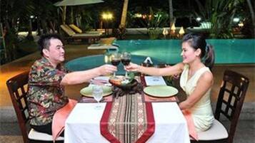 Couples’ dining