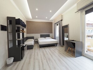 Camera tripla | Biancheria da letto ipoallergenica, minibar, una cassaforte in camera