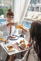 Daily full breakfast (EUR 15 per person)