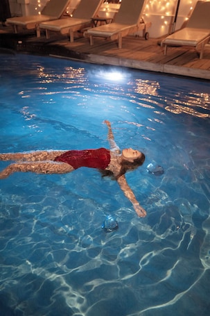 Indoor pool, outdoor pool, sun loungers
