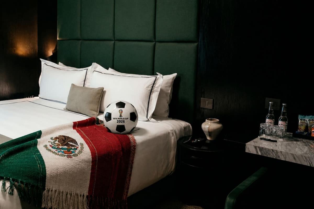 Habitación Deluxe | Ropa de cama de alta calidad y minibar