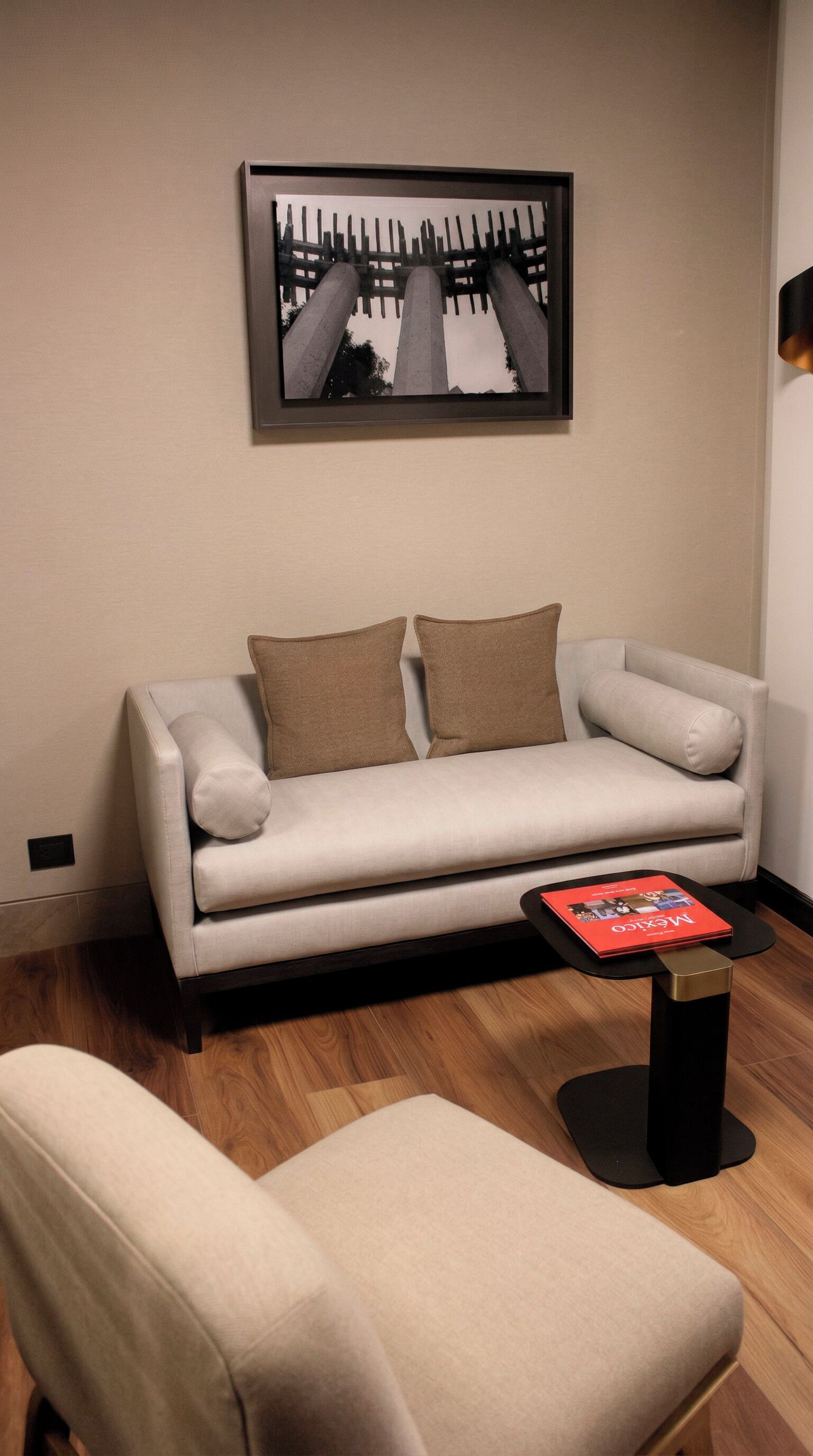 Superior Room | Living area | 32-inch flat-screen TV with cable channels, TV