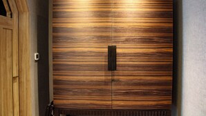 Executive suite, terras | Kleerkast