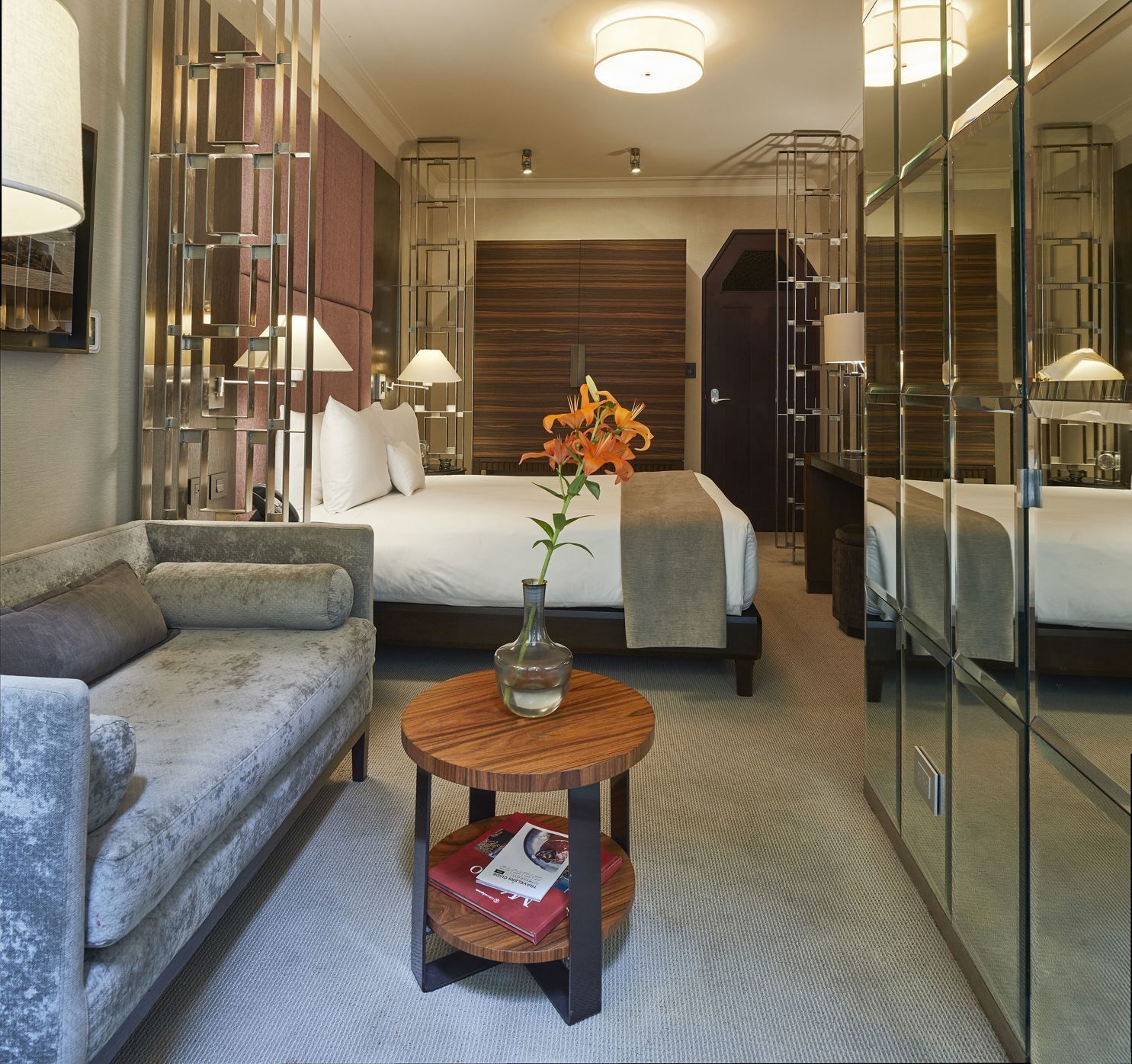 Ropa de cama de alta calidad y minibar 