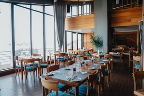 Breakfast and dinner served - Gran Pacifico (Puerto Montt)