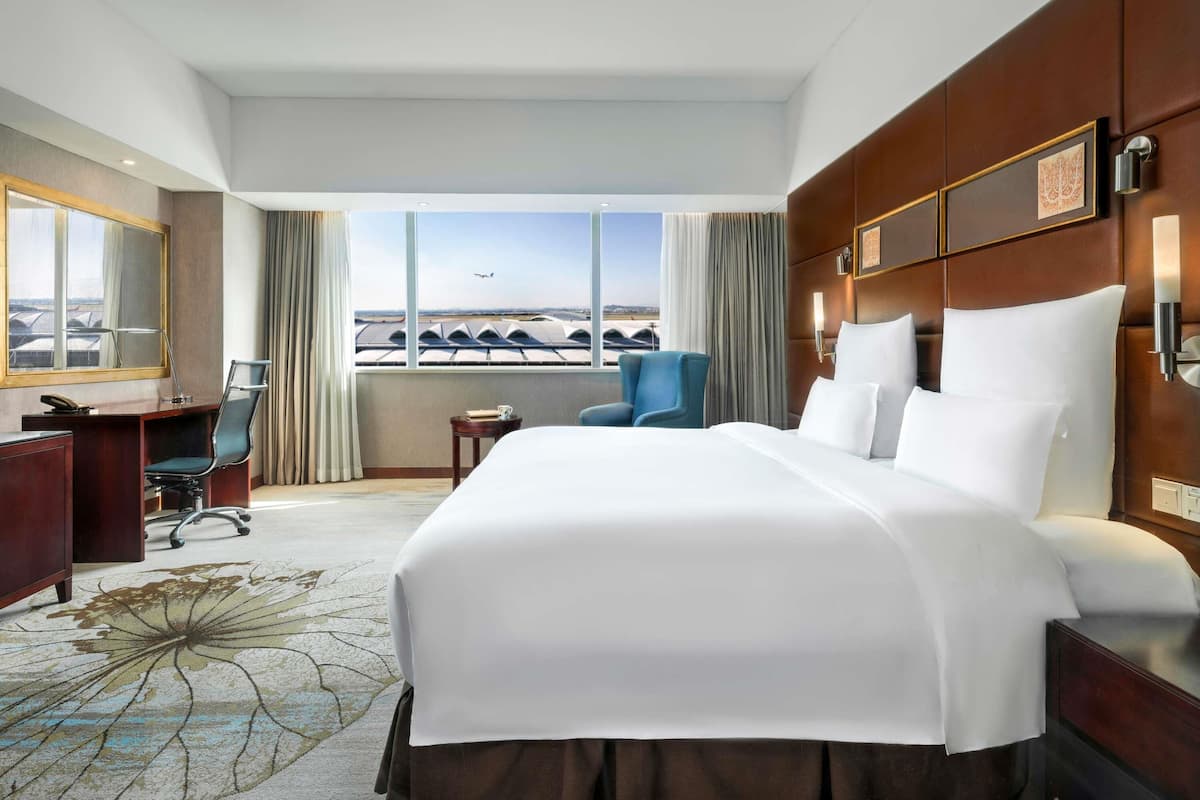 Minibar, in-room safe, desk, laptop workspace